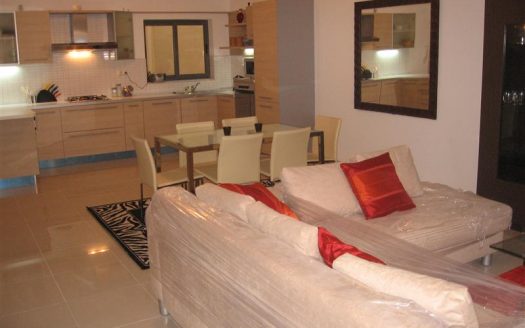 Maisonette sur un niveau à Madliena