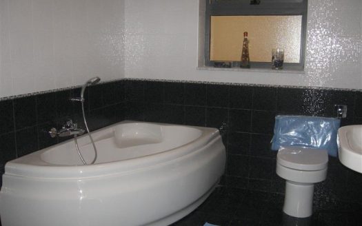 Maisonette sur un niveau à Madliena