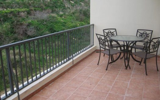 Maisonette sur un niveau à Madliena