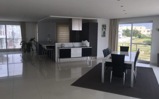 Duplex Appartement avec terrasse à Madliena