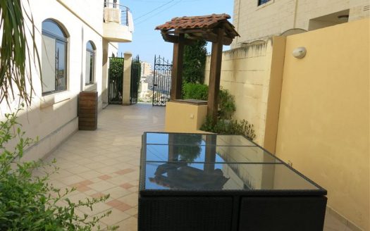 Maisonette sur un niveau à The Village