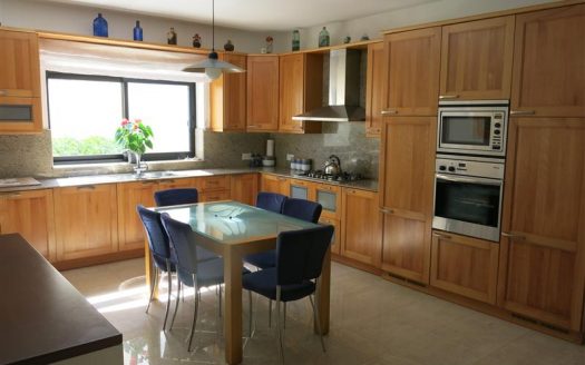 Maisonette sur un niveau à The Village