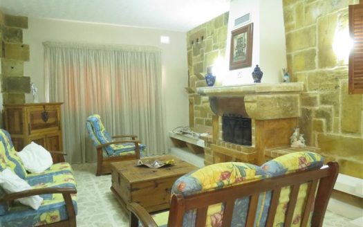 Maisonette sur un niveau à Bidnija