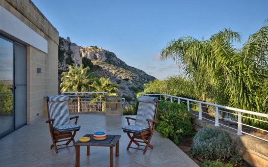 Villa mitoyenne à Madliena