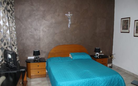 Maisonette sur un niveau à L-Iklin