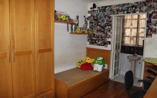 Maisonette sur un niveau à L-Iklin