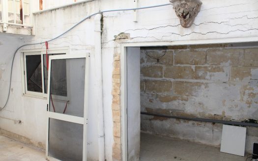 Maisonette sur un niveau à L-Iklin