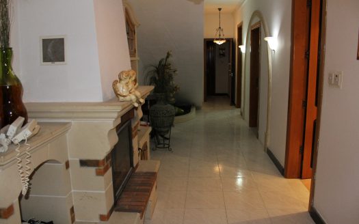 Maisonette sur un niveau à L-Iklin