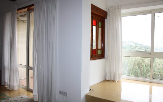 Maisonette sur un niveau à Manikata