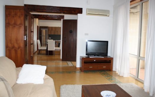 Maisonette sur un niveau à Manikata