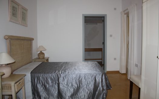 Maisonette sur un niveau à Manikata