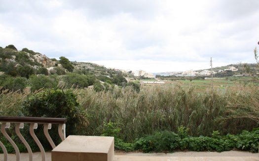 Maisonette sur un niveau à Manikata