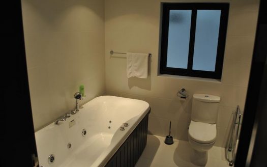 Maisonette sur un niveau à Xemxija