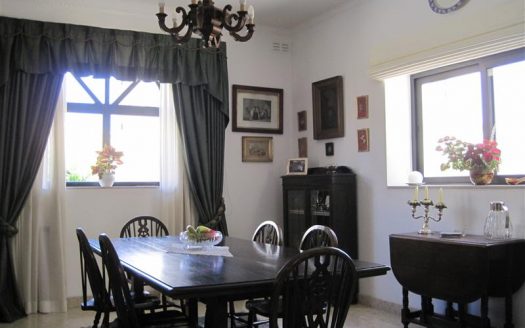 Maisonette sur un niveau à The Village
