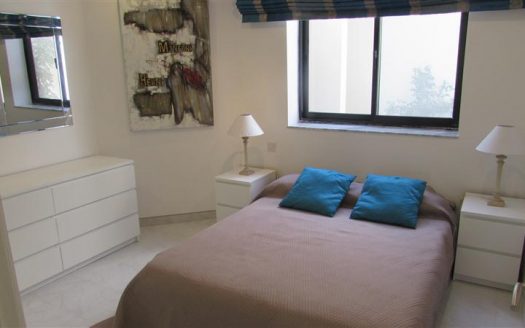 Maisonette sur un niveau à Madliena