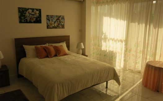 Maisonette sur un niveau à Madliena