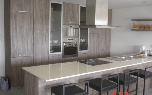 Maisonette sur un niveau à Manikata