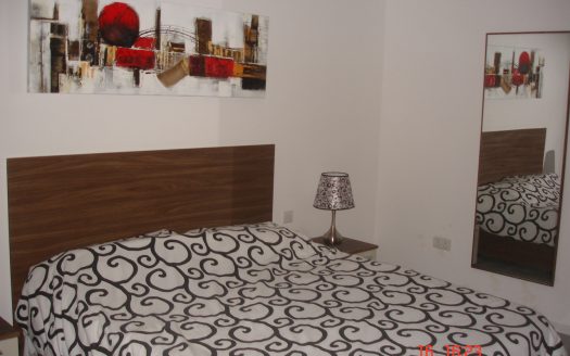 Maisonette sur un niveau à Manikata