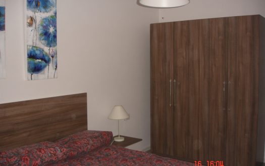 Maisonette sur un niveau à Manikata
