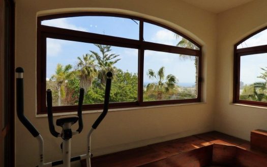 Maisonette sur un niveau à Madliena