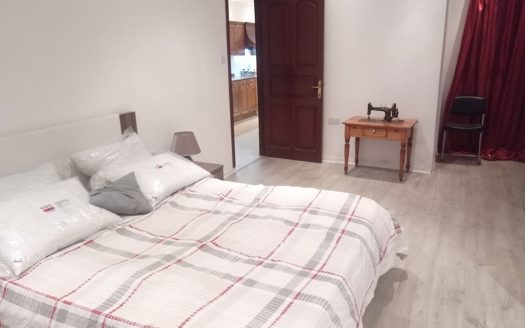 Appartement à Mensija