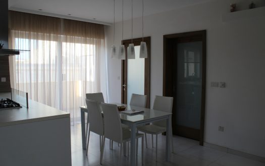 Duplex Appartement avec terrasse à Mosta