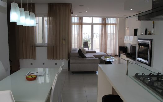Duplex Appartement avec terrasse à Mosta
