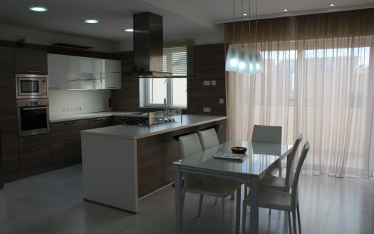 Duplex Appartement avec terrasse à Mosta