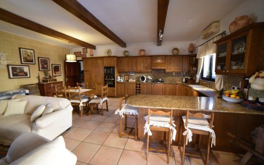 Maison de plain pied à Ta`L-ibrag