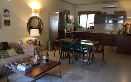 Maisonette sur un niveau à Madliena