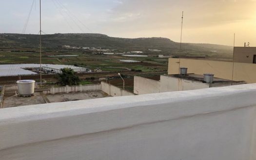 Maisons contemporaines à Mgarr