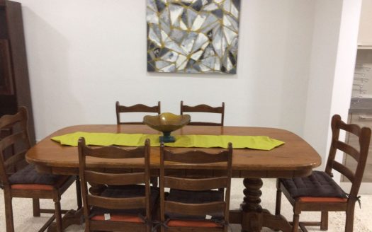 Maisonette sur un niveau à L-Iklin