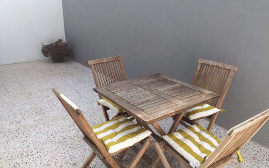 Maisonette sur un niveau à L-Iklin